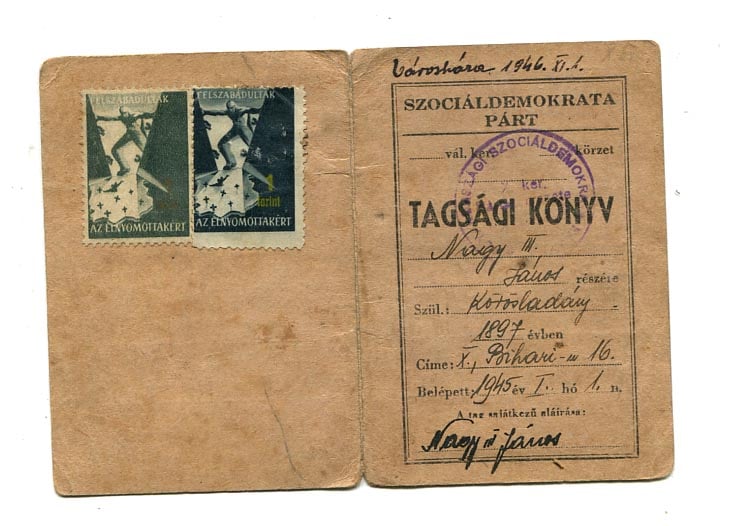 1945-48. Szocdem tagsági könyv sok bélyeggel