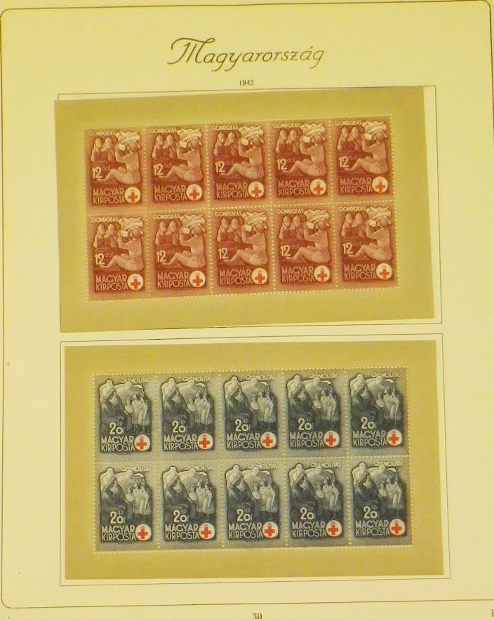 1913-45. Előnyomott albumban majdnem teljes gyűjtemény */o bélyegekkel. Benne: 1927-33 Repülő sorok (o); Nagy Madonna (o), ORBÉK, Szt. István, Bethlen blokkpár, Vöröskereszt I. kisívsor (a szegély falcos), Zeppelin pár, Rákóczi 10 f bajusz nélkül.