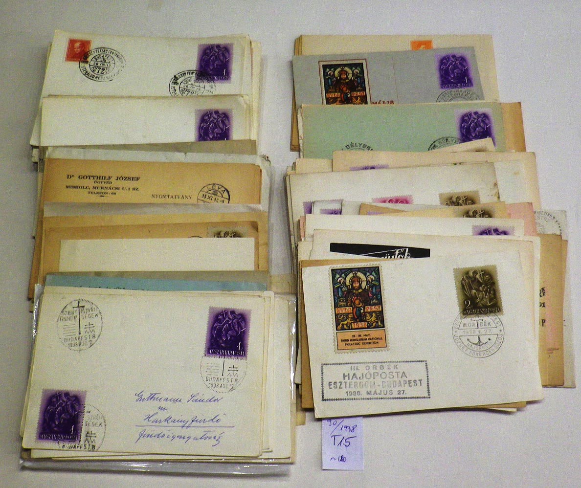 1938. Kb. 180 db alkalmi bélyegzés, többsége papírlapokon, pár levél is. Sok azonos ábrájú, de különböző postahivatalokból.