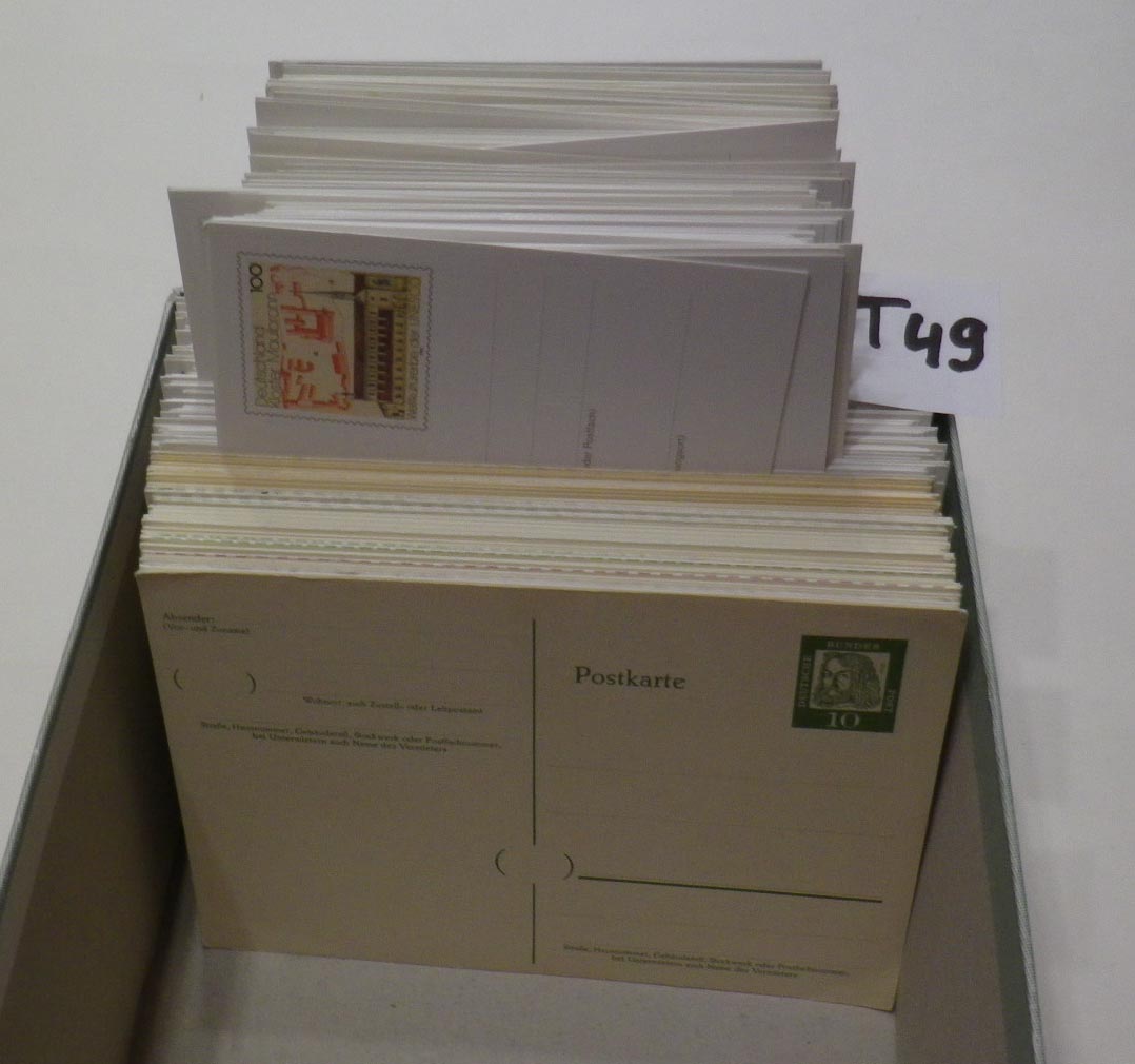 NSZK használatlan díjjegyes levelezőlap gyűjtemény többlet példányokkal. Pár darab használt, ill. alkalmi bélyegzéssel. 112 forgalmi; 246 db – 64 féle alkalmi